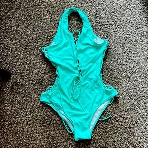 Holipick green size 4 Womens swimsuit one piece